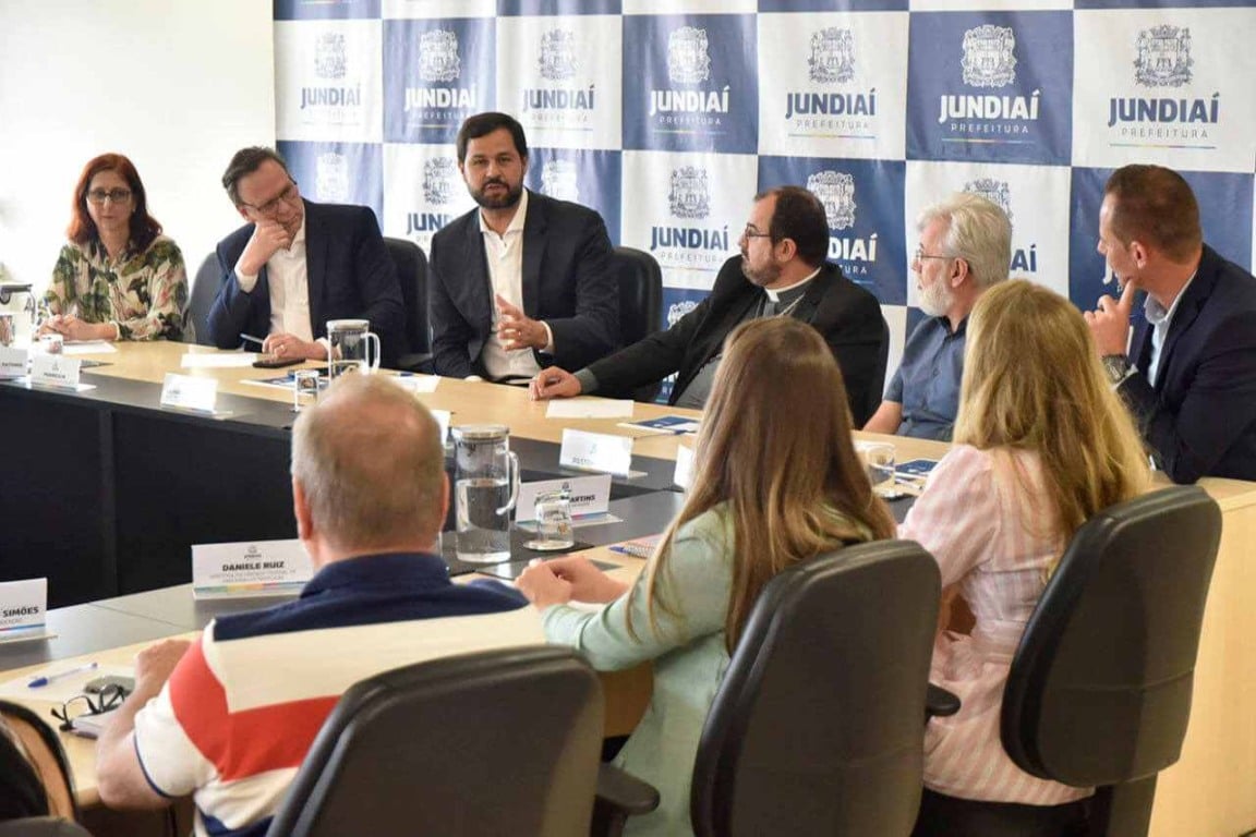 O prefeito Luiz Fernando ressalta a importância do esforço coletivo