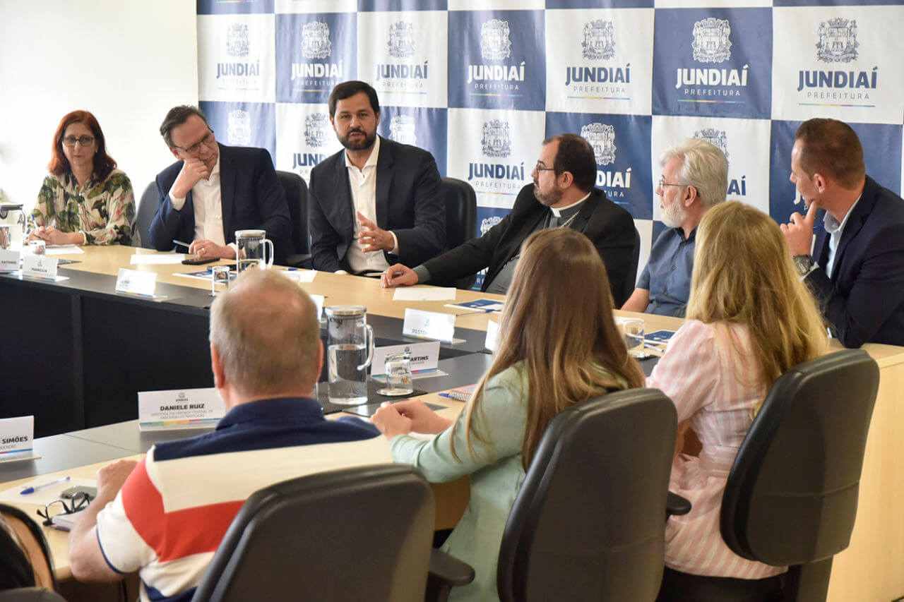 O prefeito Luiz Fernando ressalta a importância do esforço coletivo