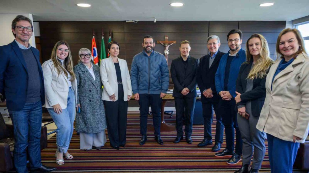 Reunião de apresentação dos projetos de saúde em Jundiaí.