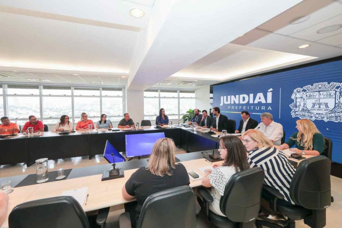 Reunião com sindicato dos servidores públicos na prefeitura de Jundiaí Reunião com sindicato dos servidores públicos na prefeitura de Jundiaí