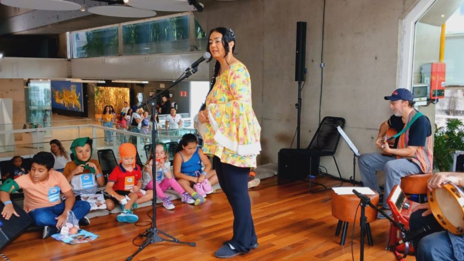 Crianças em atividade cultural.