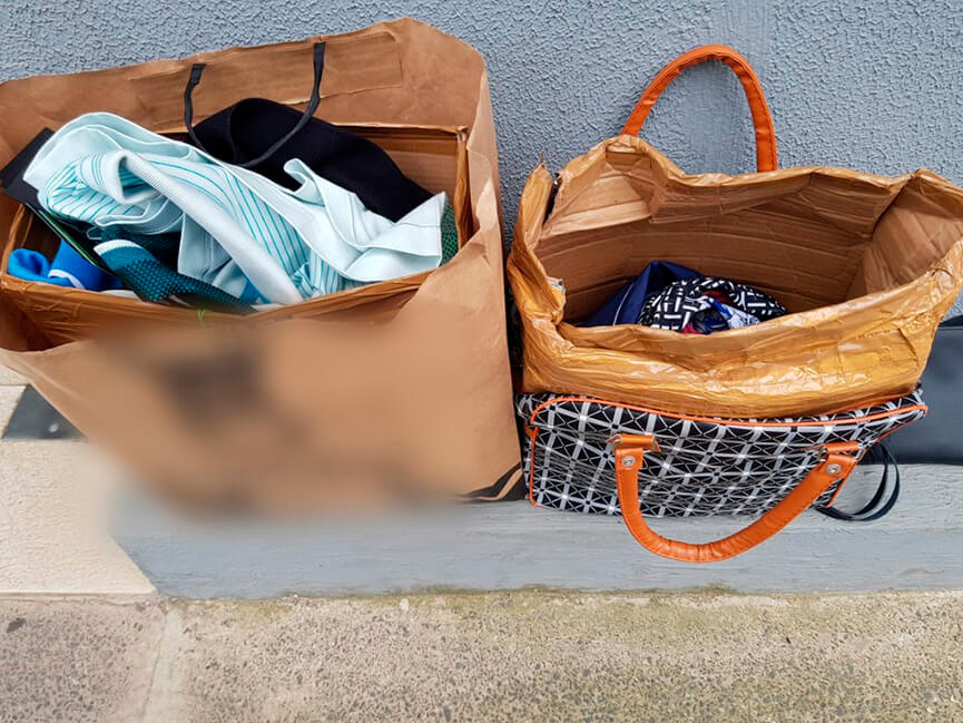 Roupas furtadas na Outlet Premium. (Foto: Divulgação)