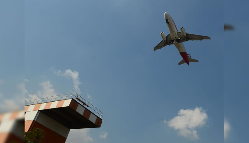 Bolsonaro sanciona fim da taxa de embarque internacional
