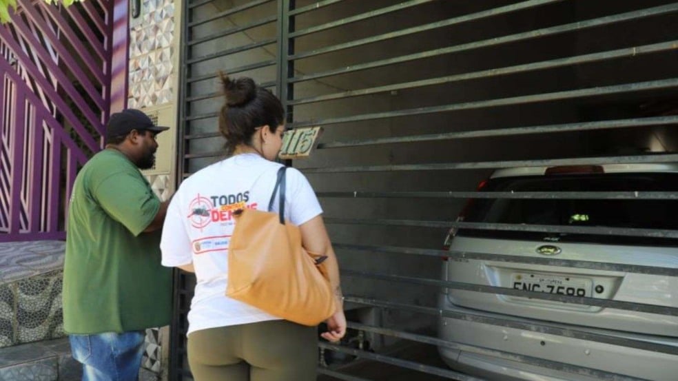 Agentes de saúde em ação na cidade de Itupeva.