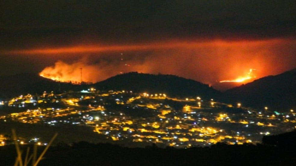 Incêndio na Serra do Mursa, em Várzea Paulista