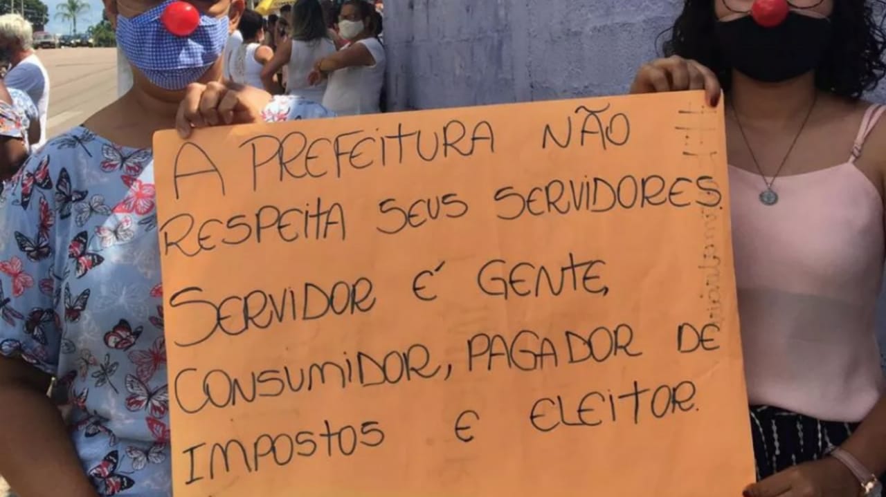 Servidores públicos de Jarinu protestam por pagamento de 13º salário