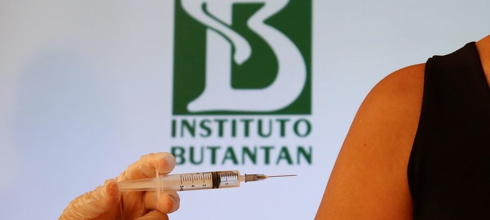 Produção da Coronavac é paralisada por falta de insumos