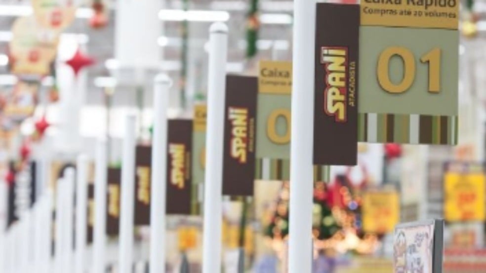 Interior de uma unidade do Spani Atacadista. Interior de uma unidade do Spani Atacadista.