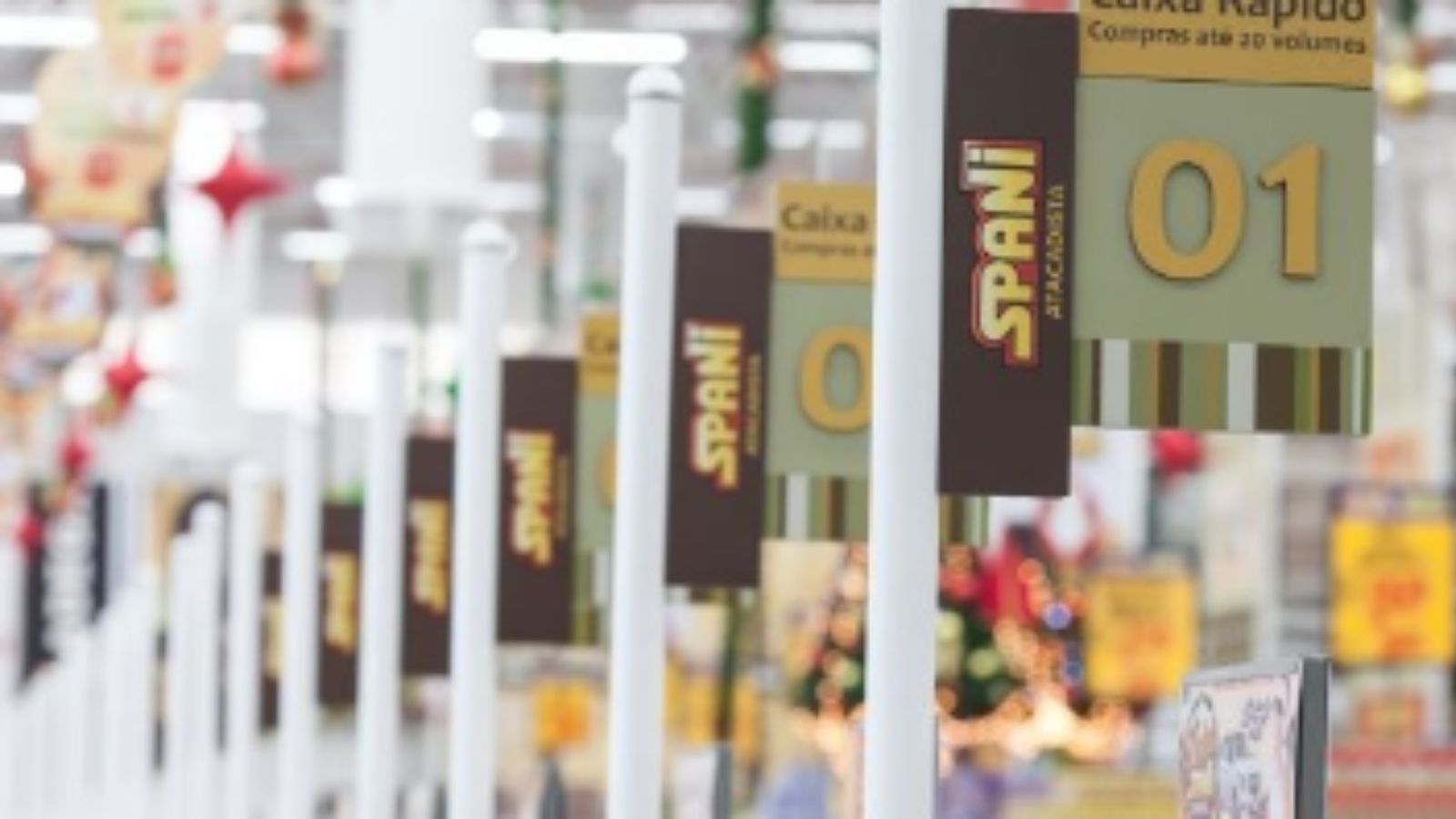 Interior de uma unidade do Spani Atacadista.
