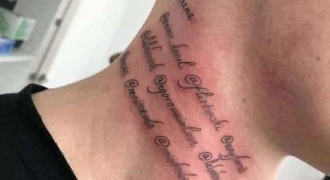 Após tatuar propagandas no pescoço, blogueiro recebe R$ 70.000 por mês