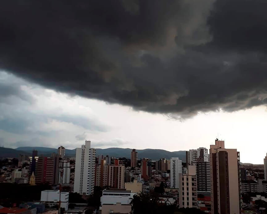 Tempestade em Jundiaí. (Foto: Paulo Maurício Oliveira)