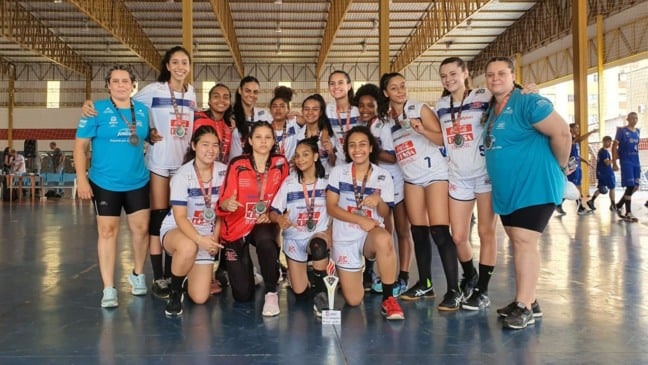 Time de Handebol de Jundiaí está abrindo oportunidades na vida de adolescentes