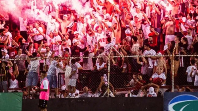 Torcida do Paulista de Jundiaí.