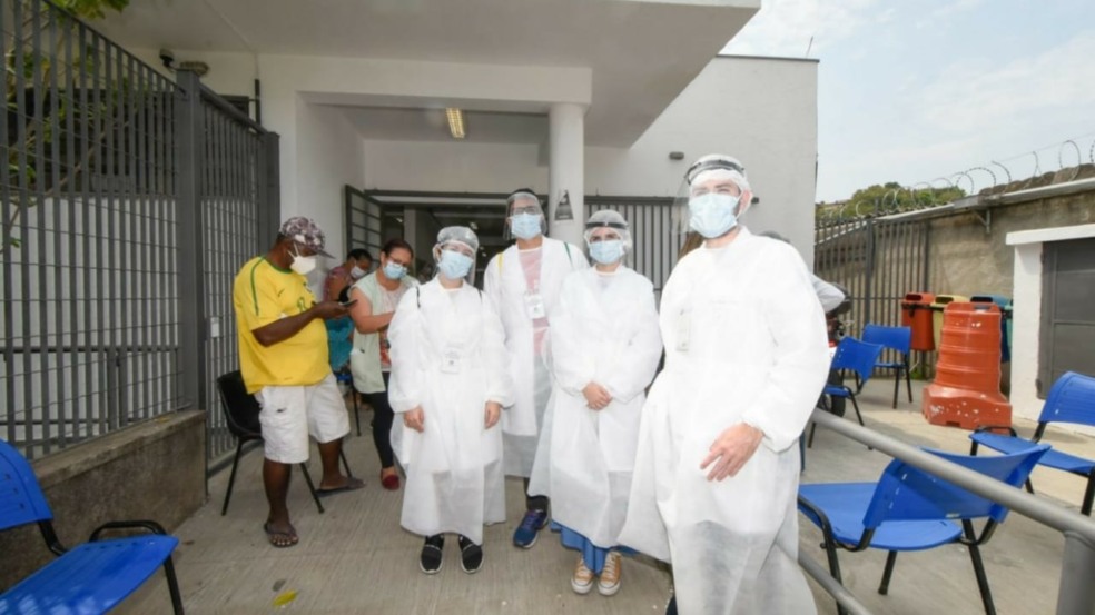 Profissionais da Saúde em ação preventiva na UBM Jadim São Camilo, em Jundiaí.