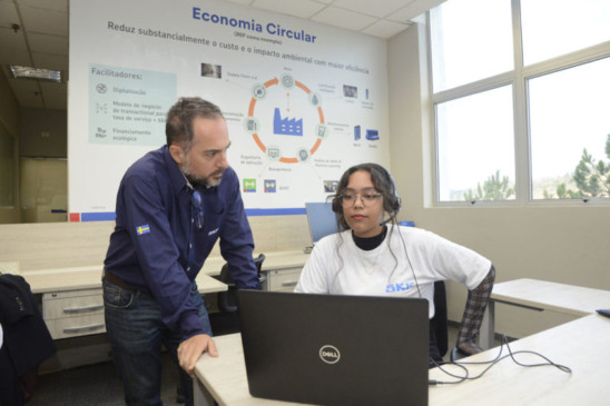 ugads-e-skf-jovens-que-fizeram-treinamento-python-e-foram-empregados_cryslayne