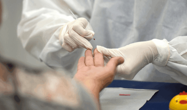 Paciente passa por teste rápido em Jundiaí