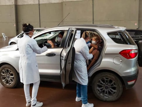 Vacinação no Parque da Uva. (Foto: Divulgação)