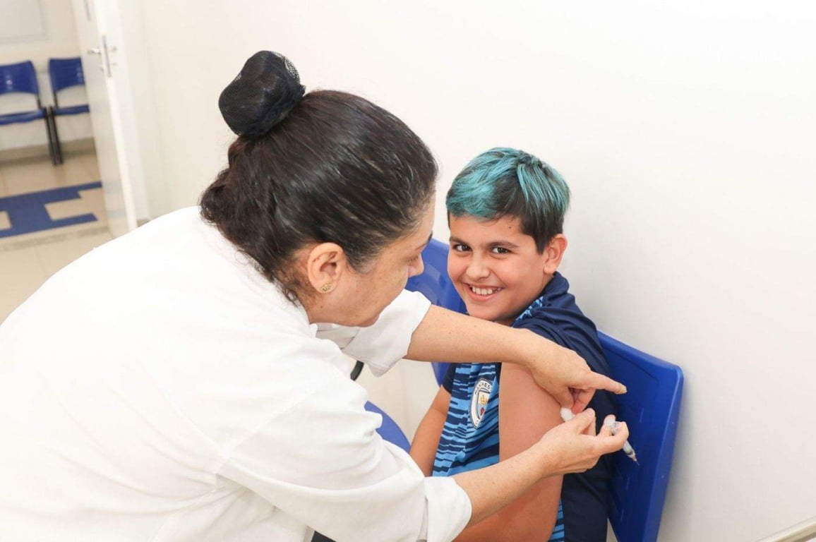 Multivacinação em Jundiaí: a vacina contra dengue está disponível para crianças e adolescentes de 10 a 14 anos