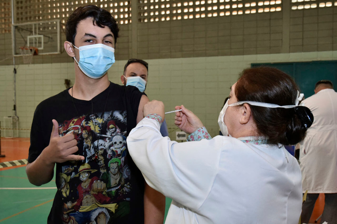 Vacinação em adolescentes em Jundiaí