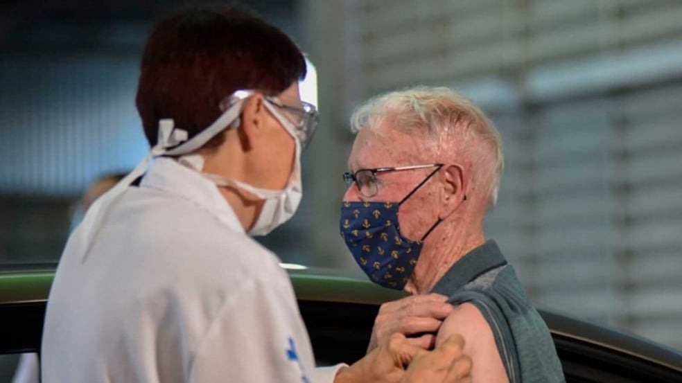 Vacinação de idosos 80+