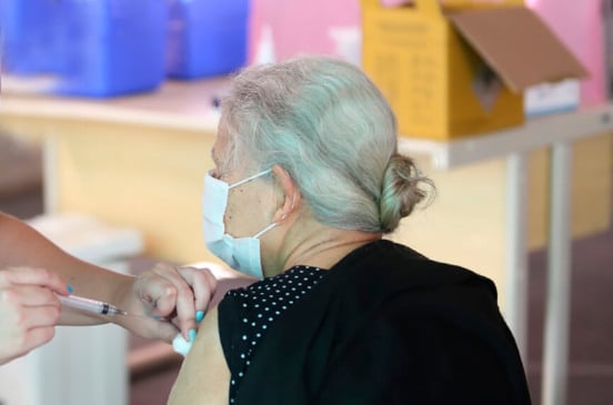 Vacinação em Louveira. (Foto: Divulgação)