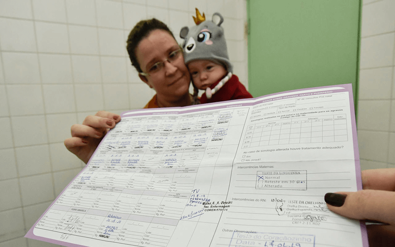 Pais e responsáveis devem levar carteiras de vacinação para conferência dos agentes de saúde. (Foto: Reprodução/Prefeitura Municipal de Jundiaí)