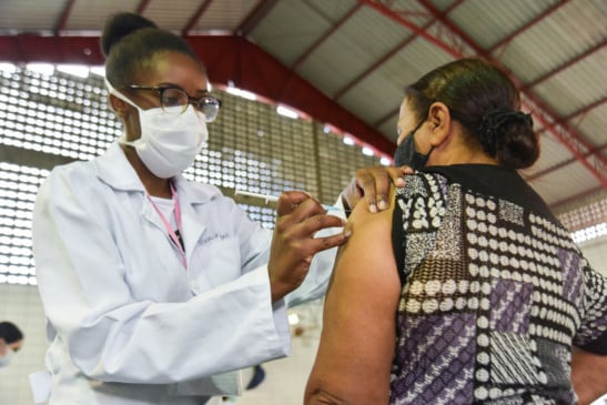 Jundiaí registra 150 acessos por minuto para agendamento da vacina