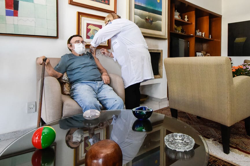 Vacinação Inos Corradin. (Foto: Divulgação)