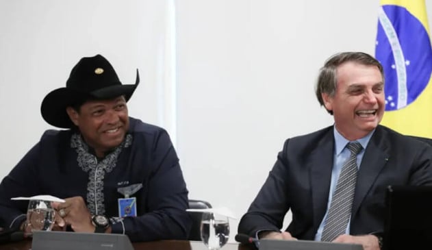 Governo Bolsonaro libera passaporte diplomático ao pastor Valdemiro Santiago