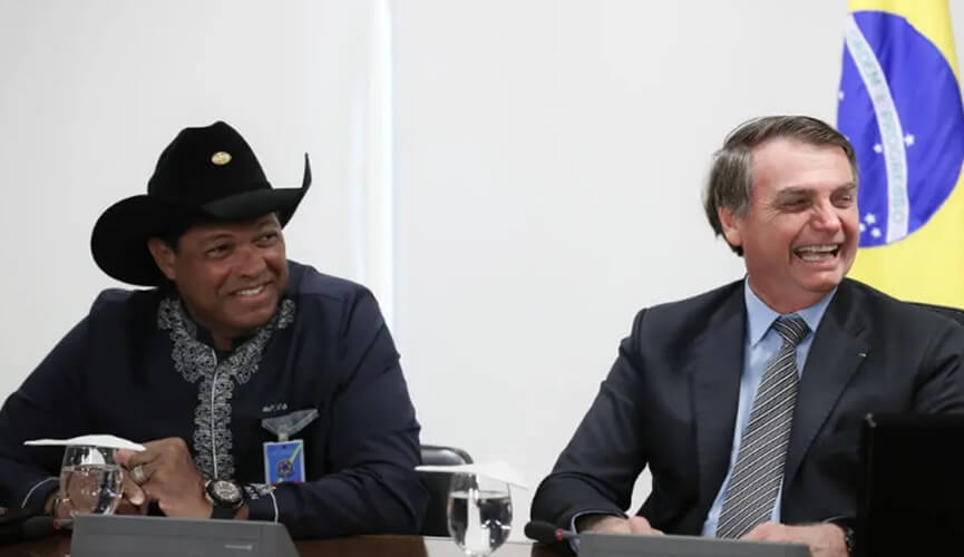 Governo Bolsonaro libera passaporte diplomático ao pastor Valdemiro Santiago