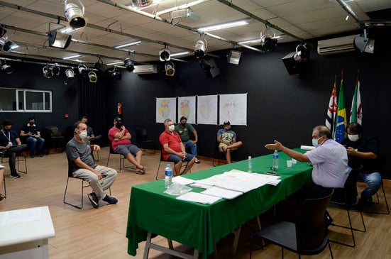 Juvenal Rossi em reunião em Várzea Paulista. (Foto: Divulgação)