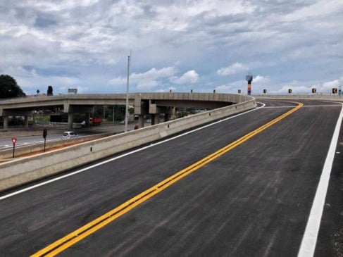 Viaduto teve estrutura reforçada e foi ampliado; reabertura acontece nesta sexta-feira