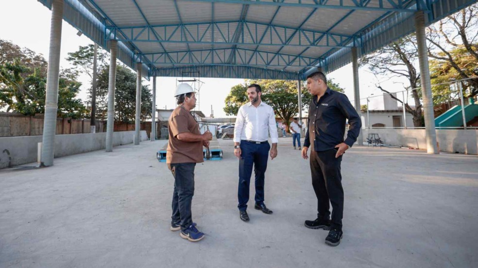 Gustavo Martinelli em visita à obra.
