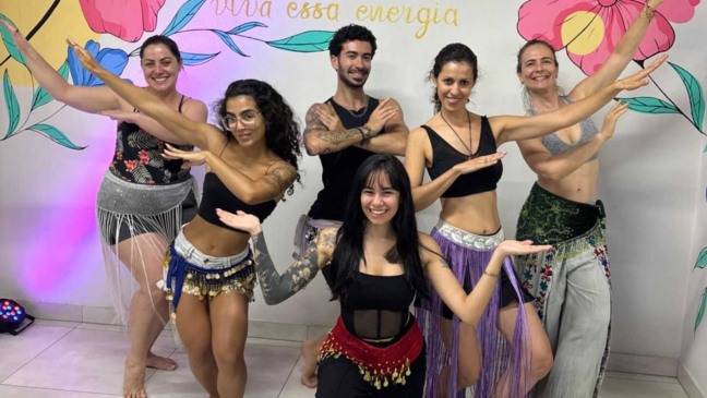 Artistas do espetáculo viva guizáh