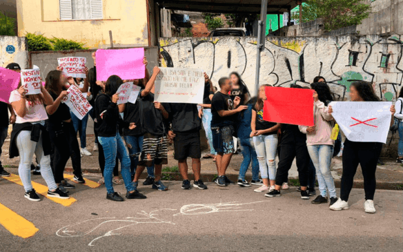 Ato pacífico teve a presença de 60 alunos. (Foto: Reprodução/Bárbara Leão TV TEM)