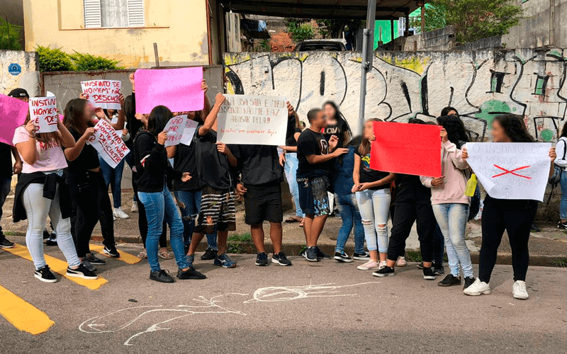 Ato pacífico teve a presença de 60 alunos. (Foto: Reprodução/Bárbara Leão TV TEM)