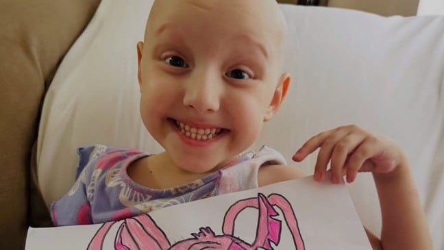 Yasmim luta contra câncer raro