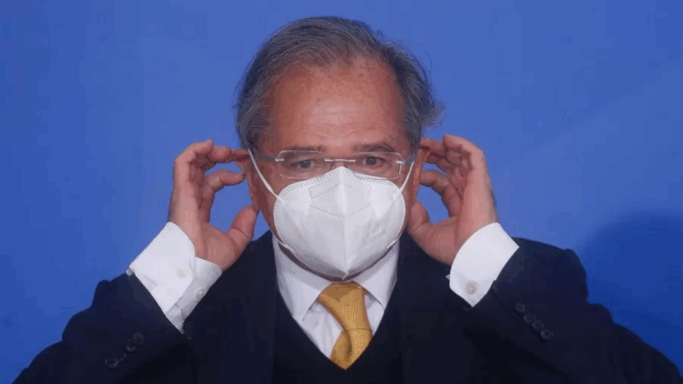 Guedes diz que governo trabalha com 'plano A' para financiar Auxílio Brasil