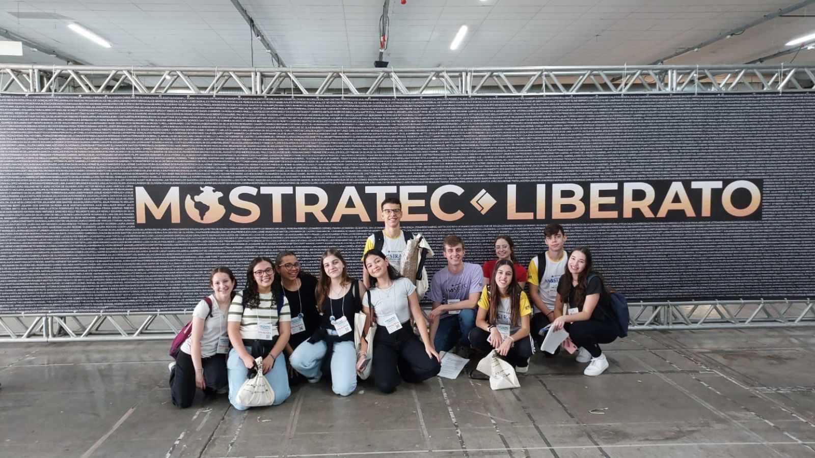 Alunos que participarão da feira