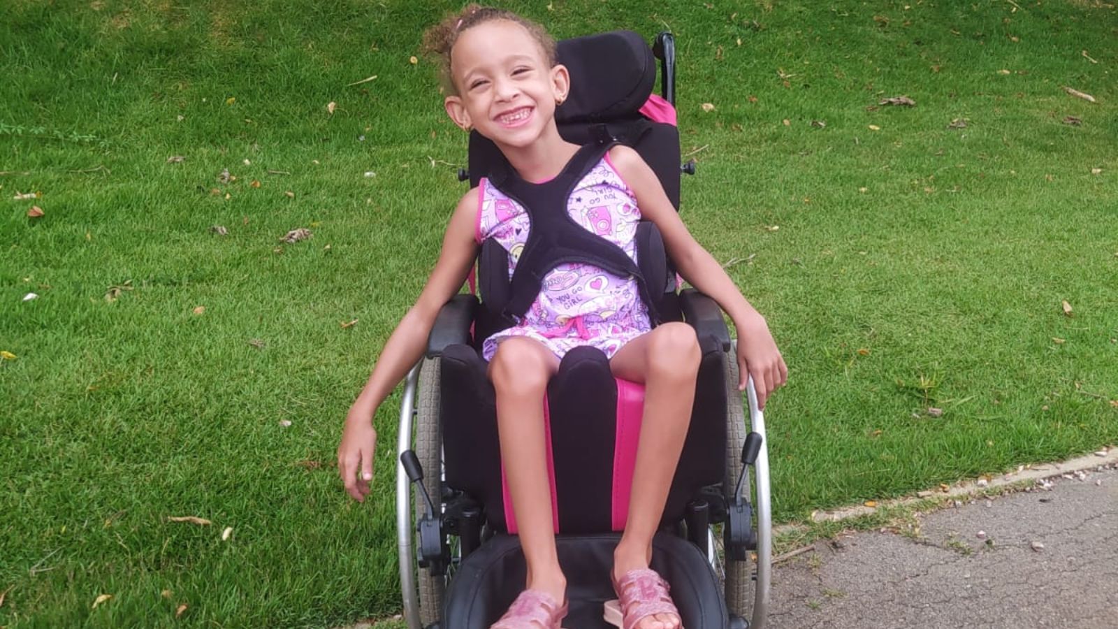 Antonella, que tem Paralisia Cerebral