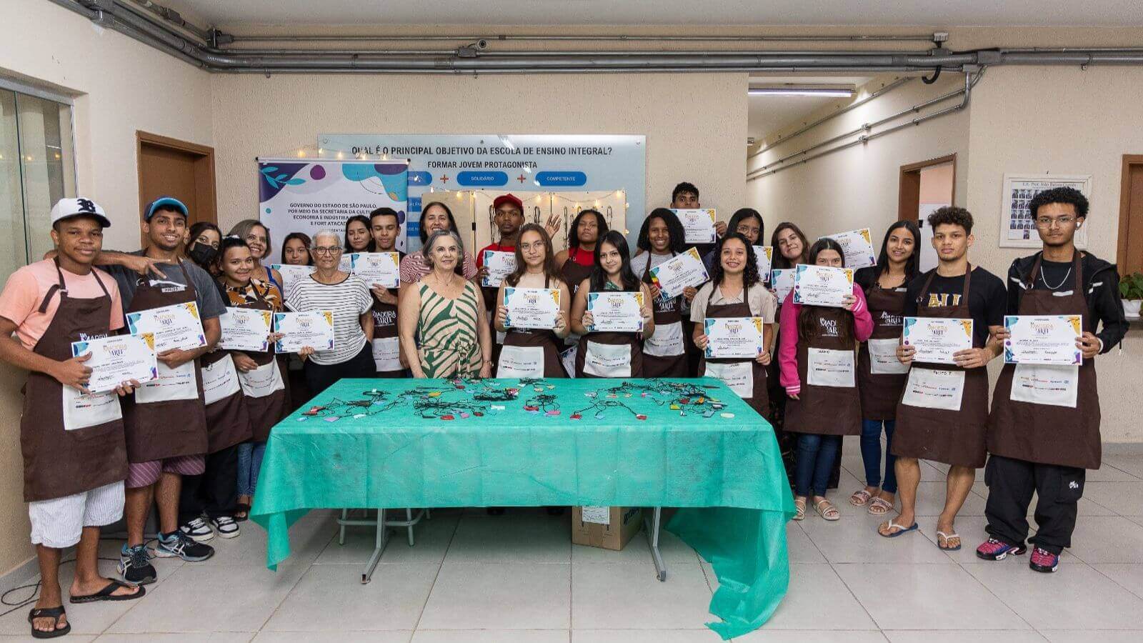 Arte sustentável projeto transforma descarte em acessórios artísticos em Jundiaí