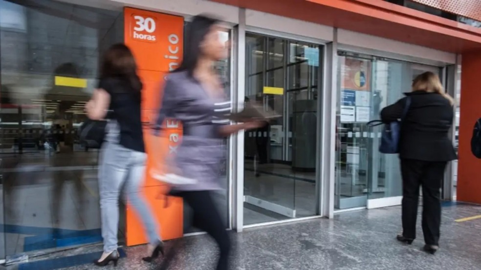 Fachada Banco - Horários especiais no final de ano