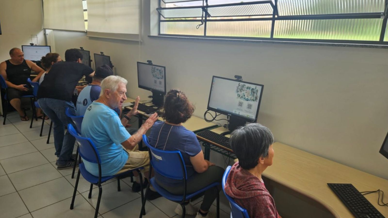 Idosos no CECCO de Jundiaí