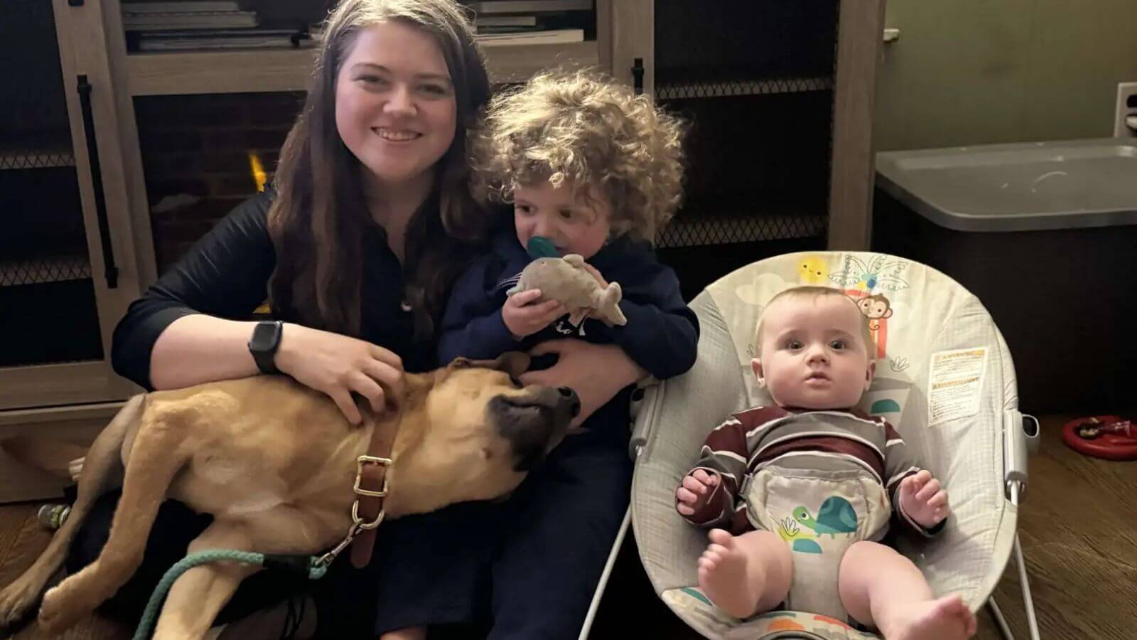 Cão de rua salva família que o adotou de incêndio na cozinha