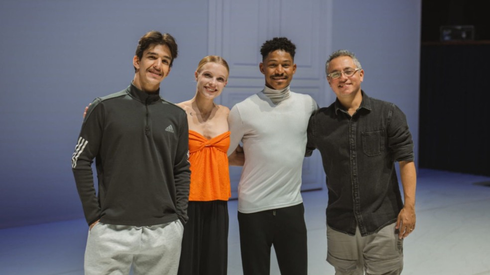 Bailarinos da Cia. Jovem de Dança