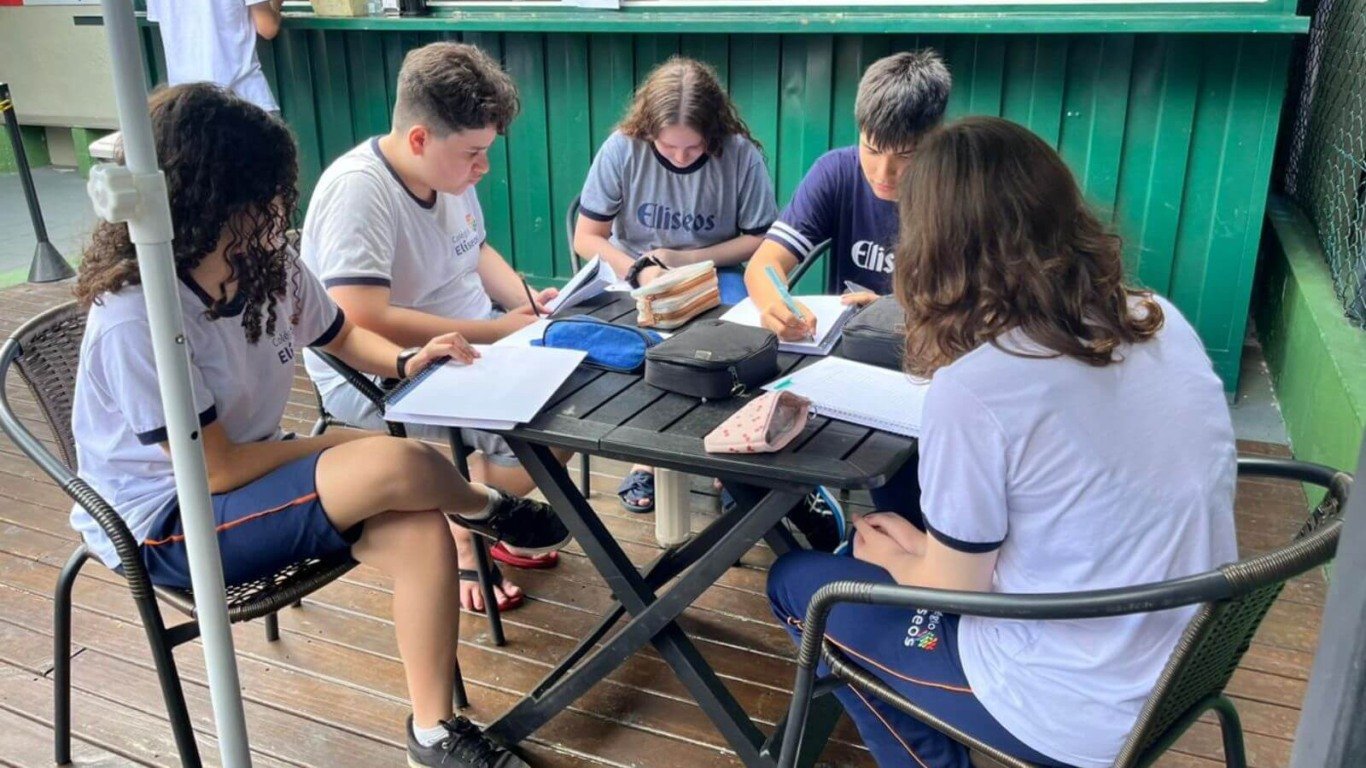 Alunos do Colégio Elíseos em Jundiaí