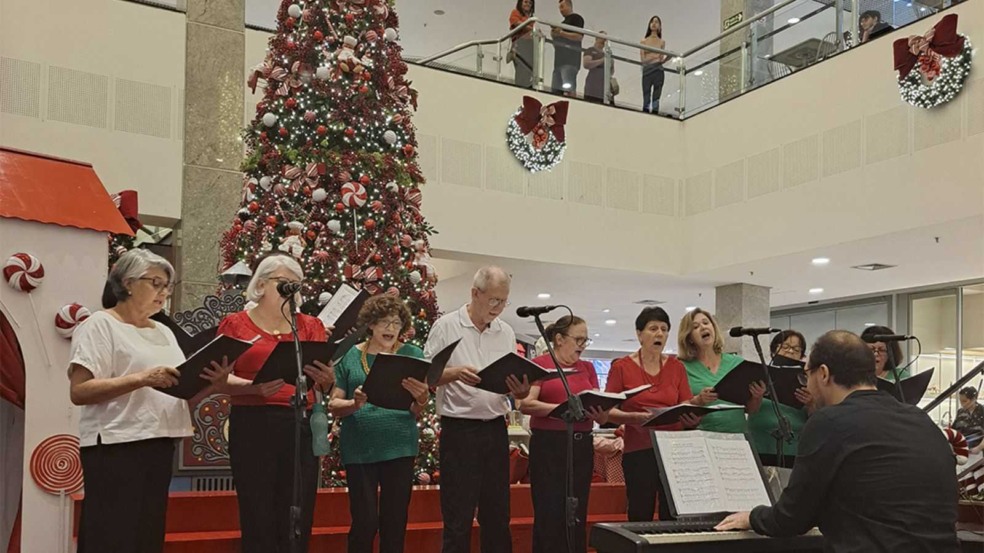 Coral Natalino Maxi Shopping Jundiaí Coral Natalino Maxi Shopping Jundiaí