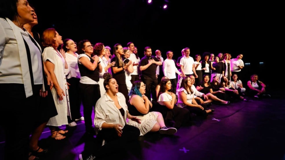 Coral de Jundiaí apresentando Cinco Atos de Amor