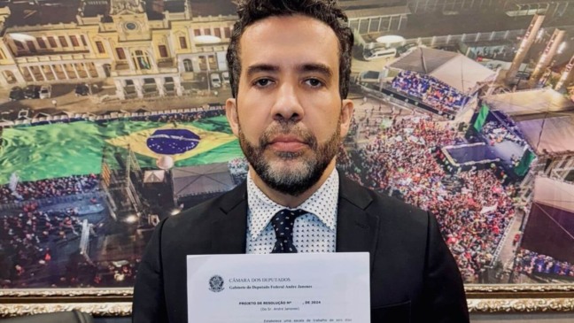 Deputado André Janones propõe jornada de trabalho 6x1 para parlamentares