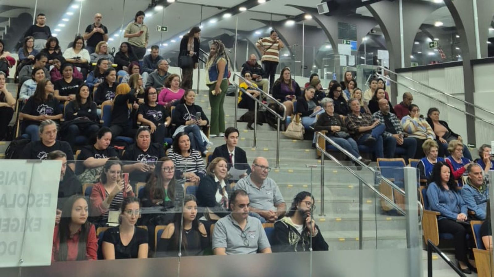 Deputados visitam EMEB e anunciam emenda para a Educação em Jundiaí